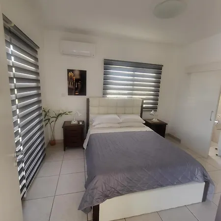A- Luxury Sea Next To The Beach *