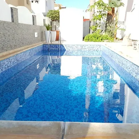A- Luxury Sea Next To The Beach
