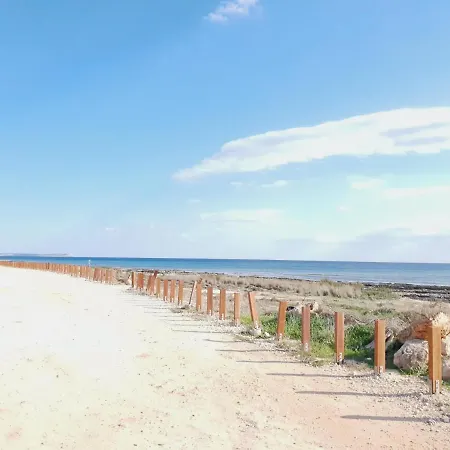 A- Luxury Sea Next To The Beach فيلة *
